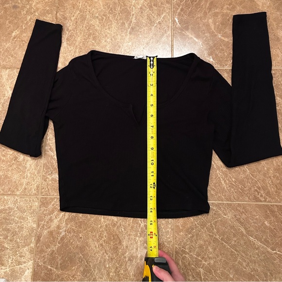 Garage Black Long Sleeve Crop Top - Picture 3 of 6